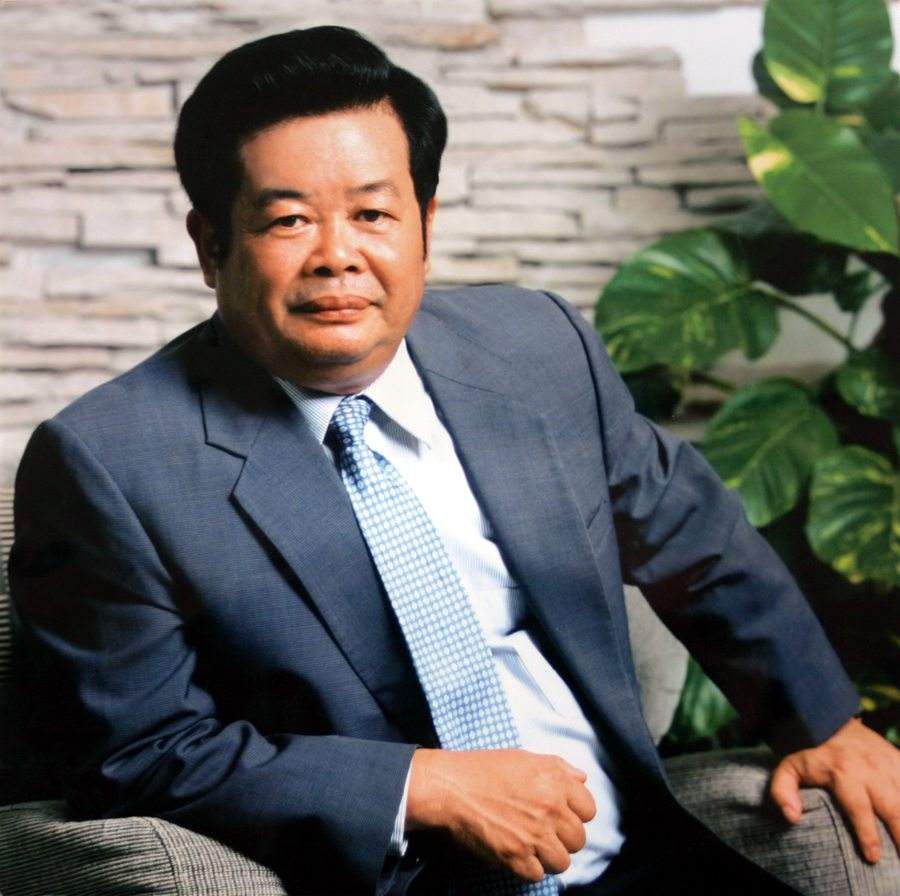 75岁再捐100亿办大学！玻璃大王曹德旺：一个被严重低估的中国企业家