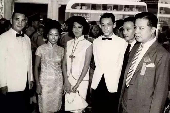 香港折叠40年：黑帮、巨星、贼王、巨富们残酷命运的四次交锋