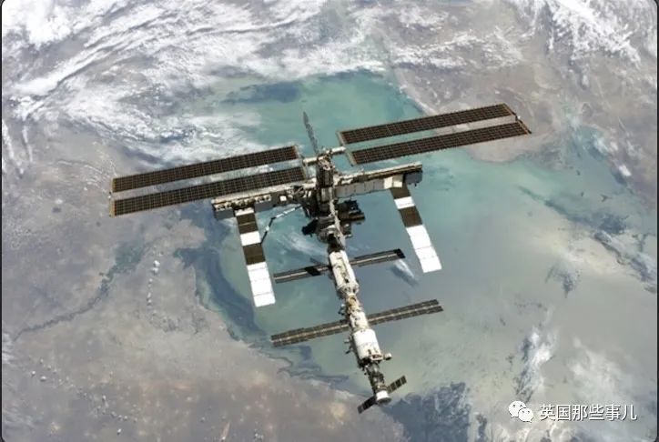俄罗斯突爆猛料：美国宇航员为了提前回地球，把俄罗斯飞船钻了个洞！！ ​​​​